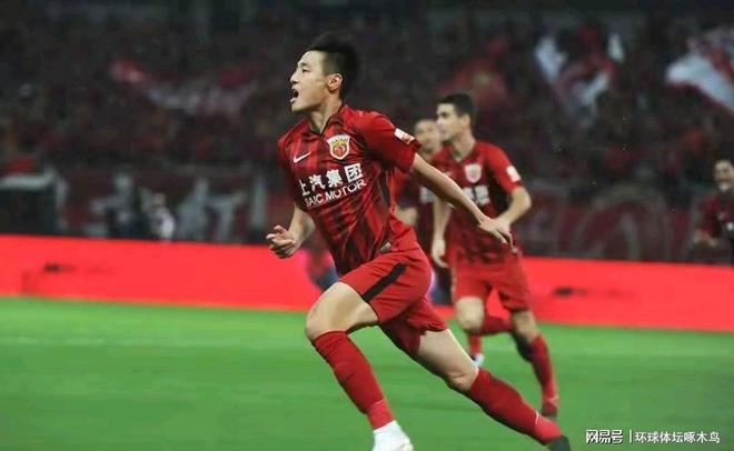 包含队员表现抢眼,国内职业足球比赛精彩纷呈的词条 包含队员表现抢眼,国内职业足球比赛精彩纷呈的词条