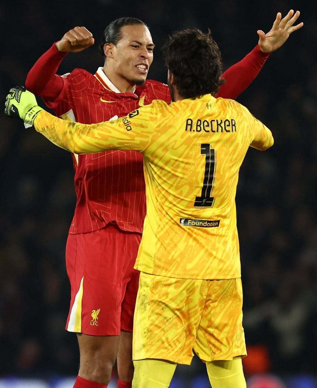 佛罗伦萨连胜走上联赛第一，球迷热议球队表现的简单介绍