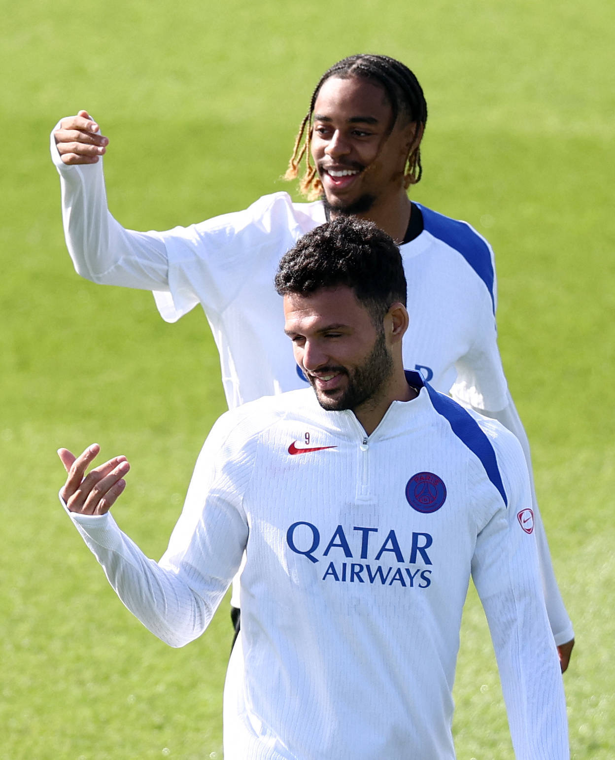 关于欧洲女子超级联赛比赛激烈，巴黎圣日耳曼队夺冠的信息