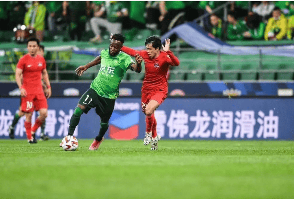 爱游戏入口-中超联赛因疫情暂停，球迷呼吁俱乐部提供支持帮助受影响的工作人员的简单介绍