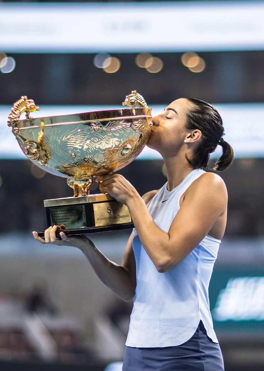 美国排球队靠实力夺得女子团体赛金牌