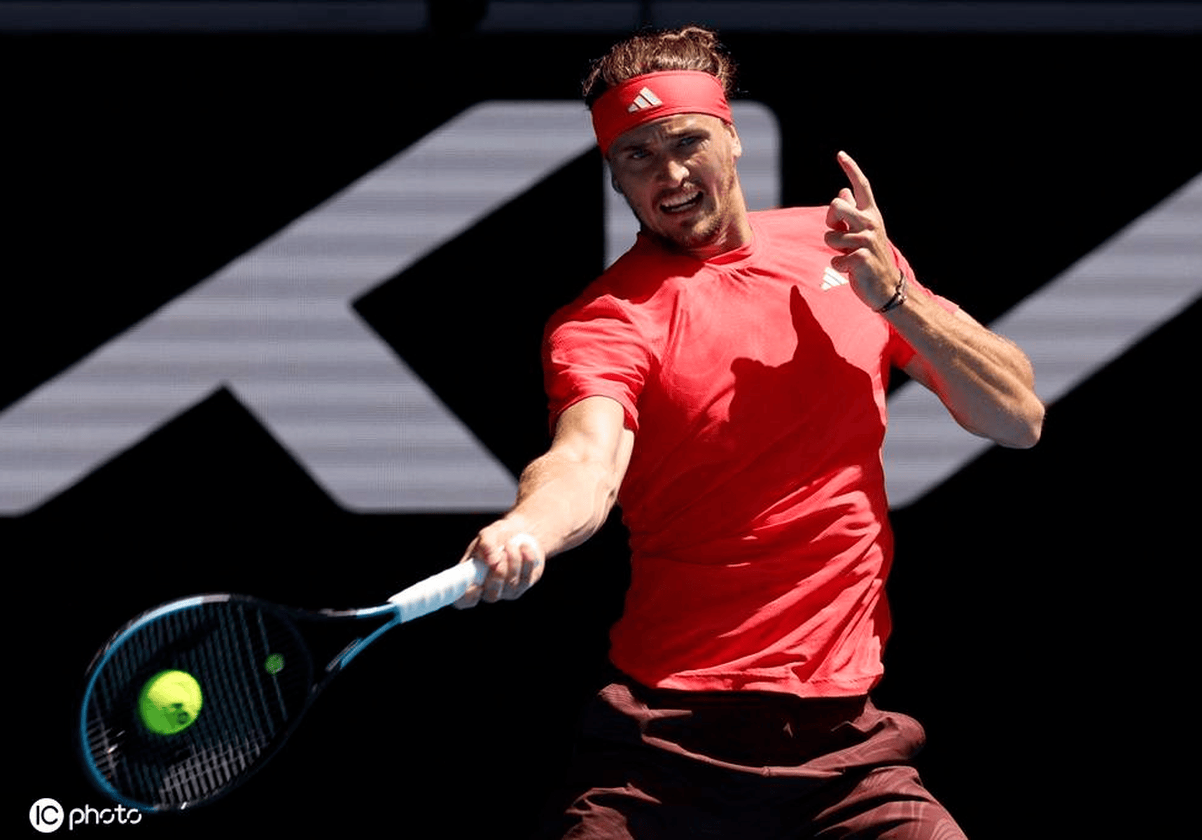 ATP总决赛轻取澳网,兹维列夫高光表现的简单介绍 ATP总决赛轻取澳网,兹维列夫高光表现的简单介绍