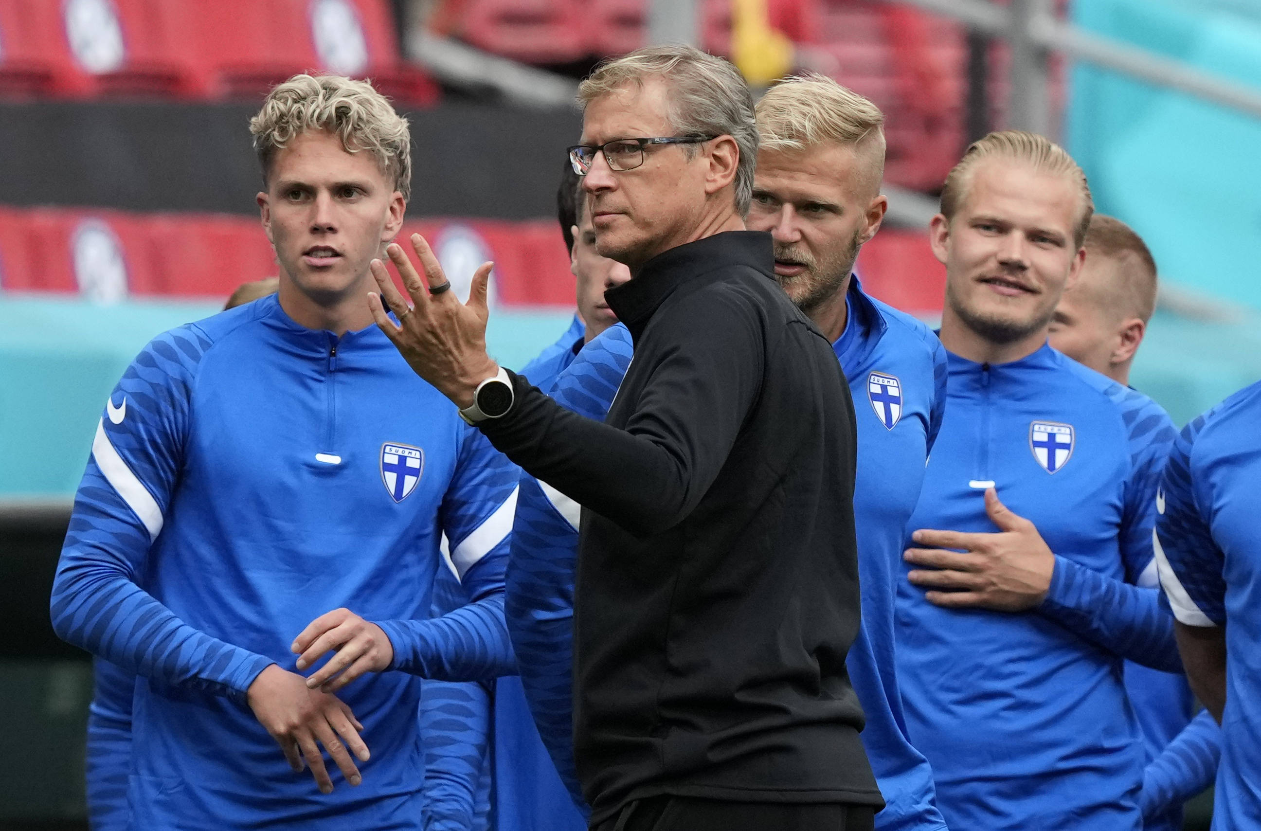 爱游戏娱乐-法国在欧预赛中大胜芬兰赢得三分