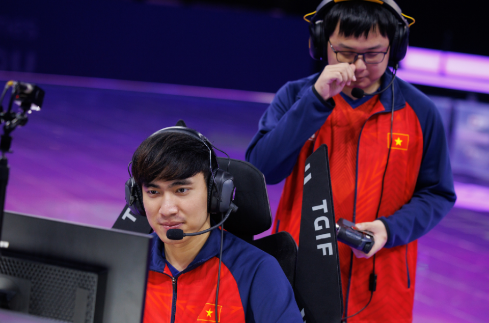 包含CLG完胜TES,Meiko2三分雨点燃全场的词条 包含CLG完胜TES,Meiko2三分雨点燃全场的词条