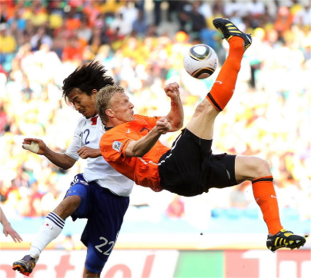 荷兰完胜曼联，基米希带队取胜