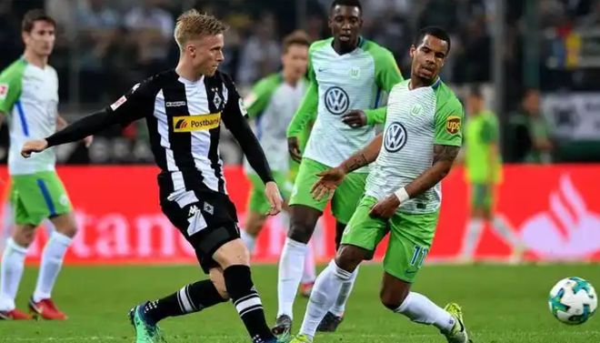 包含沃尔夫斯堡陷入低谷，大比分负于对手的词条