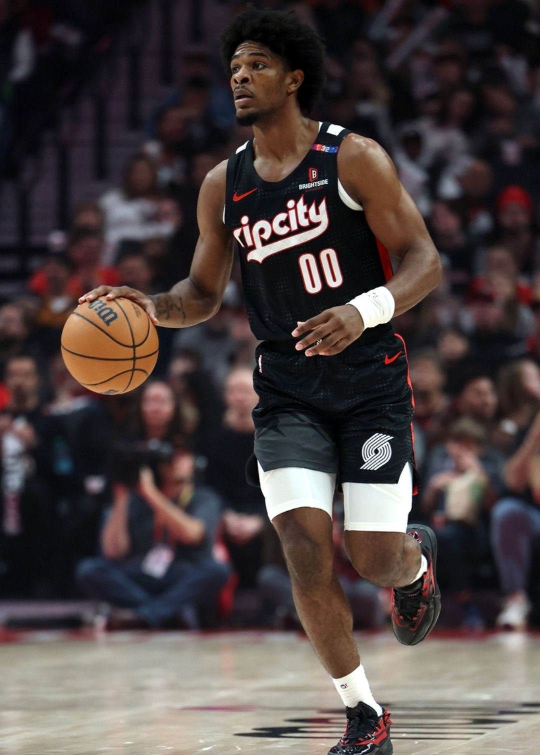 爱游戏大厅-包含老鹰战胜步行者，特雷-杨砍下分带领球队逆转战局的词条