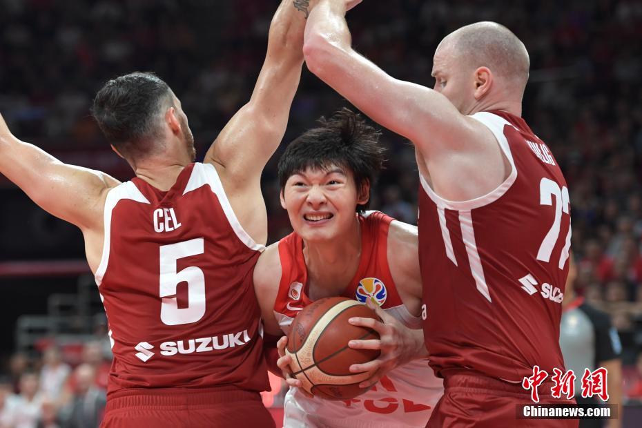 爱游戏官方入口-中国队鏖战瑞典队，张继科带队取胜