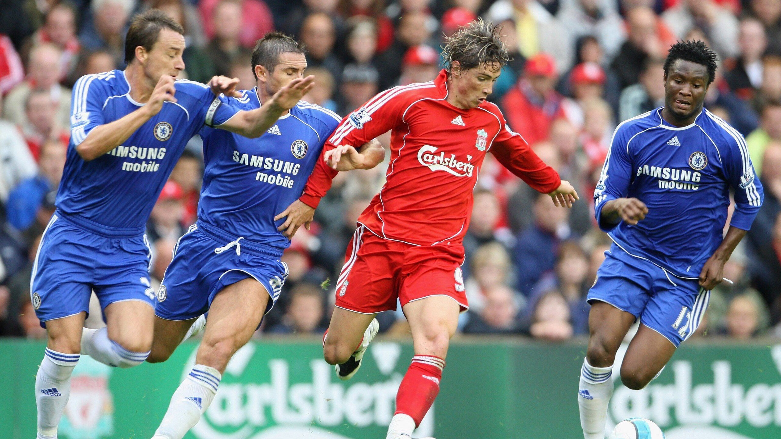 爱游戏大厅-蓝军铁幕与劳塔罗时刻，欧冠舞台上的双重主宰