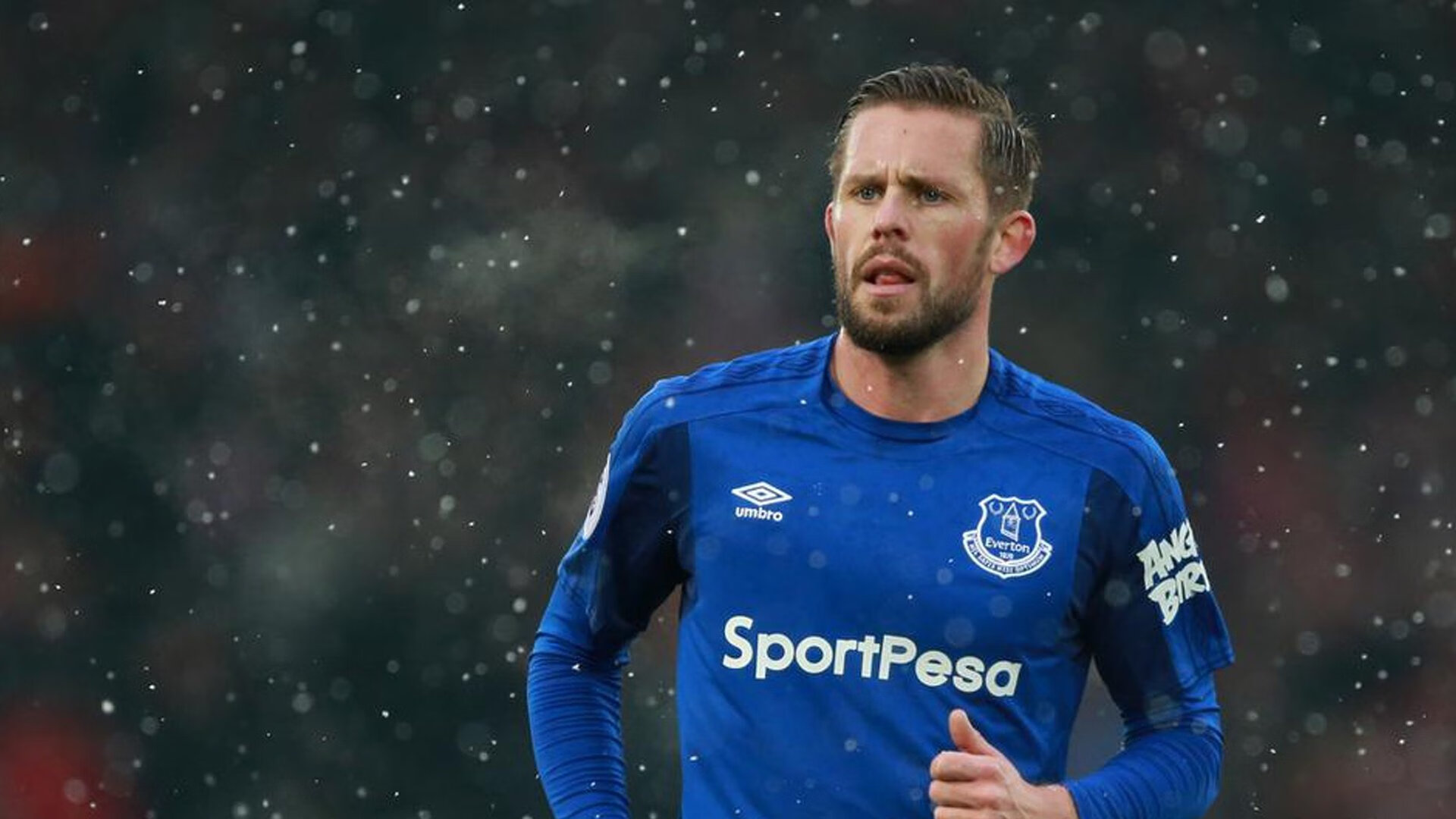 坎特制胜表现铸就巴黎突围关键战，波兰防线难阻蓝军核心闪耀